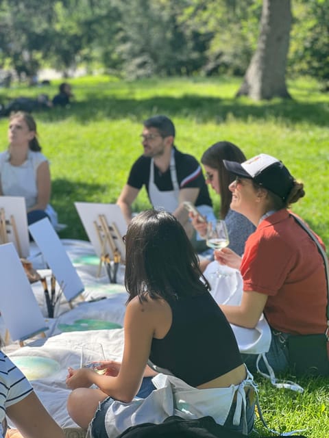 Dipingi e sorseggia al parco!