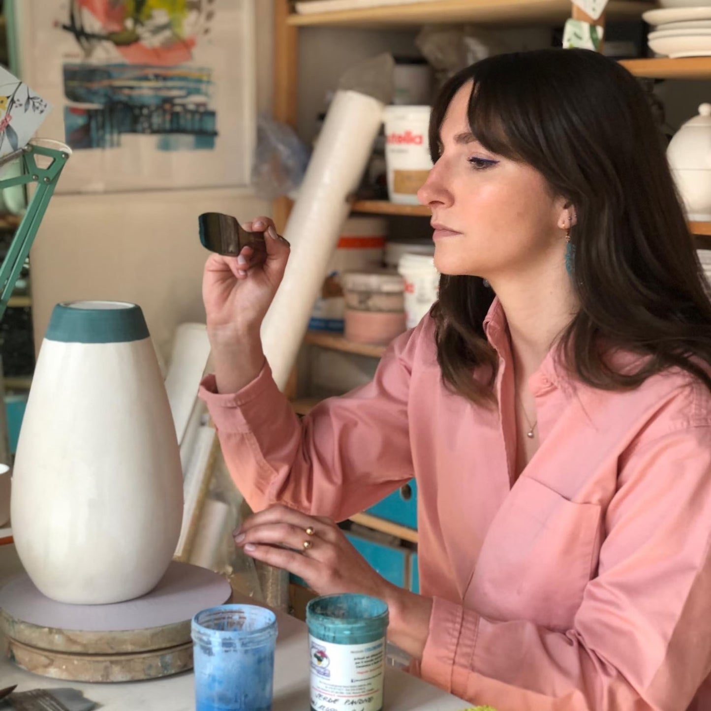 Decora un intero set da tavola in ceramica
