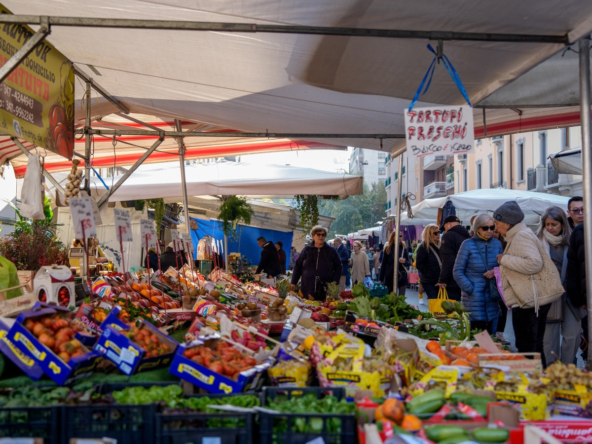 From Farm to Table: vivi la cucina italiana partendo dalla spesa a un mercato autentico rionale a Milano
