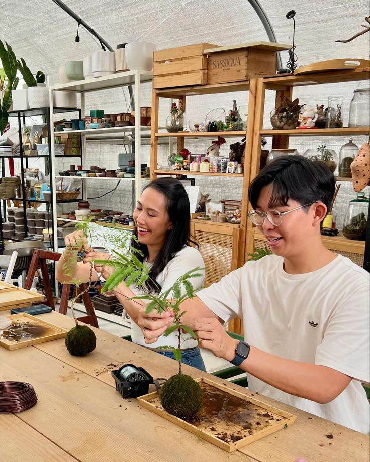 Crea il tuo Kokedama: l’arte delle piante fluttuanti
