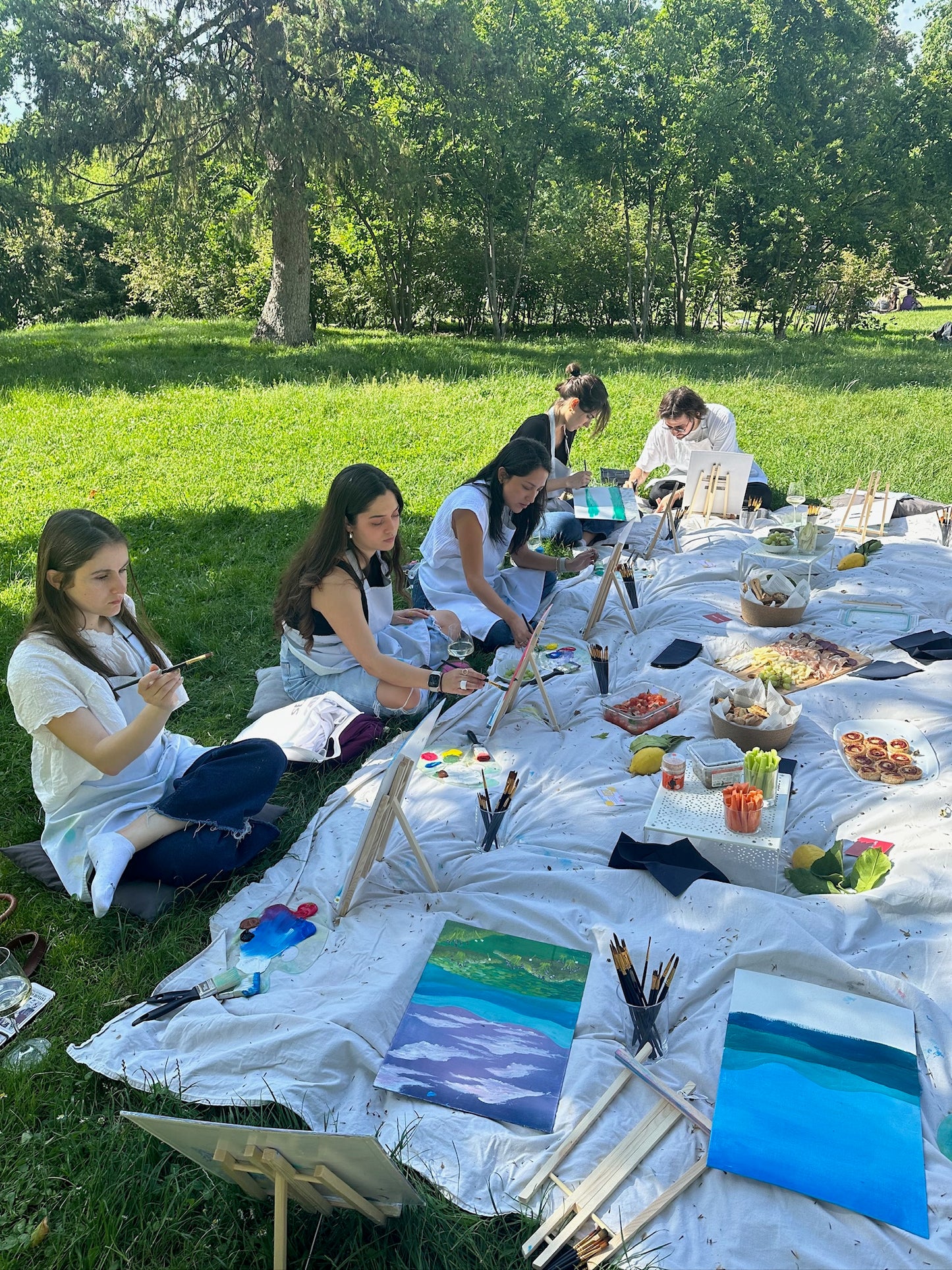 Dipingi e sorseggia al parco!