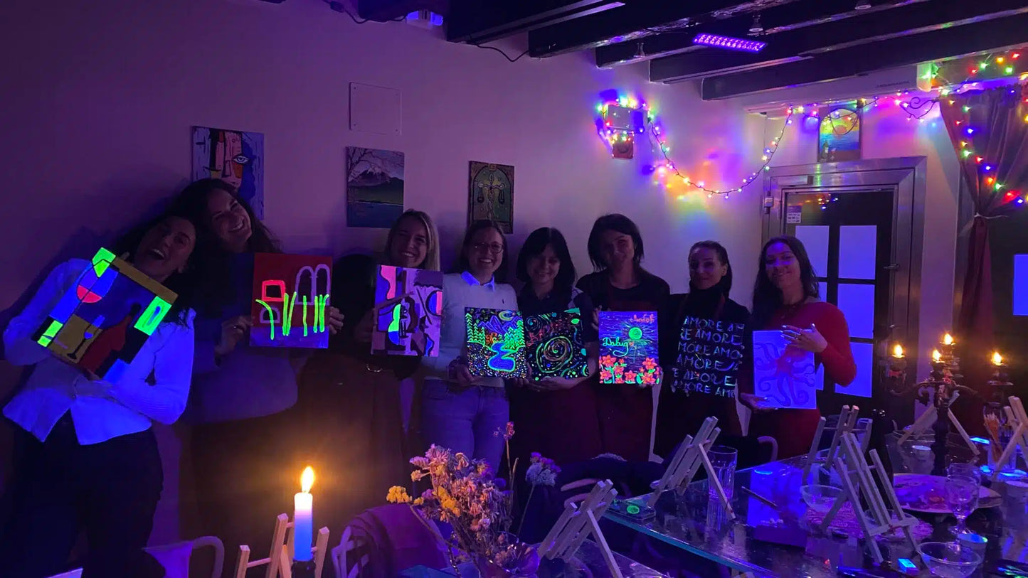 Paint with fluorescent colors during a glow cocktail night in Venice