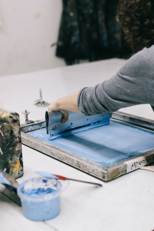 Stampa a tre colori: esplora la serigrafia artistica