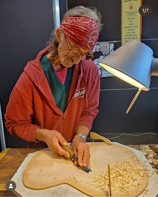 In bottega con il liutaio: scopri l'arte delle chitarre
