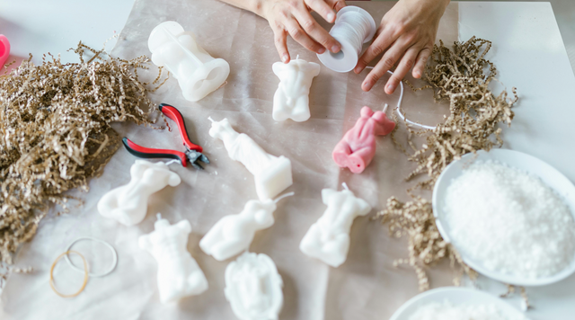 Come fare candele fai-da-te con materiali naturali