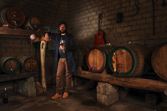 Visita una cantina storica e impara l'arte della bottarga sarda con artigiani locali