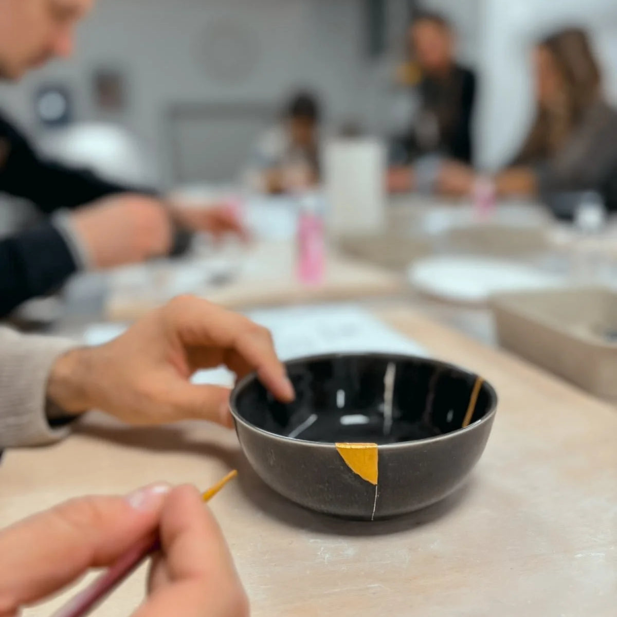 Learn the coiling technique in an elegant ceramic studio in Milan