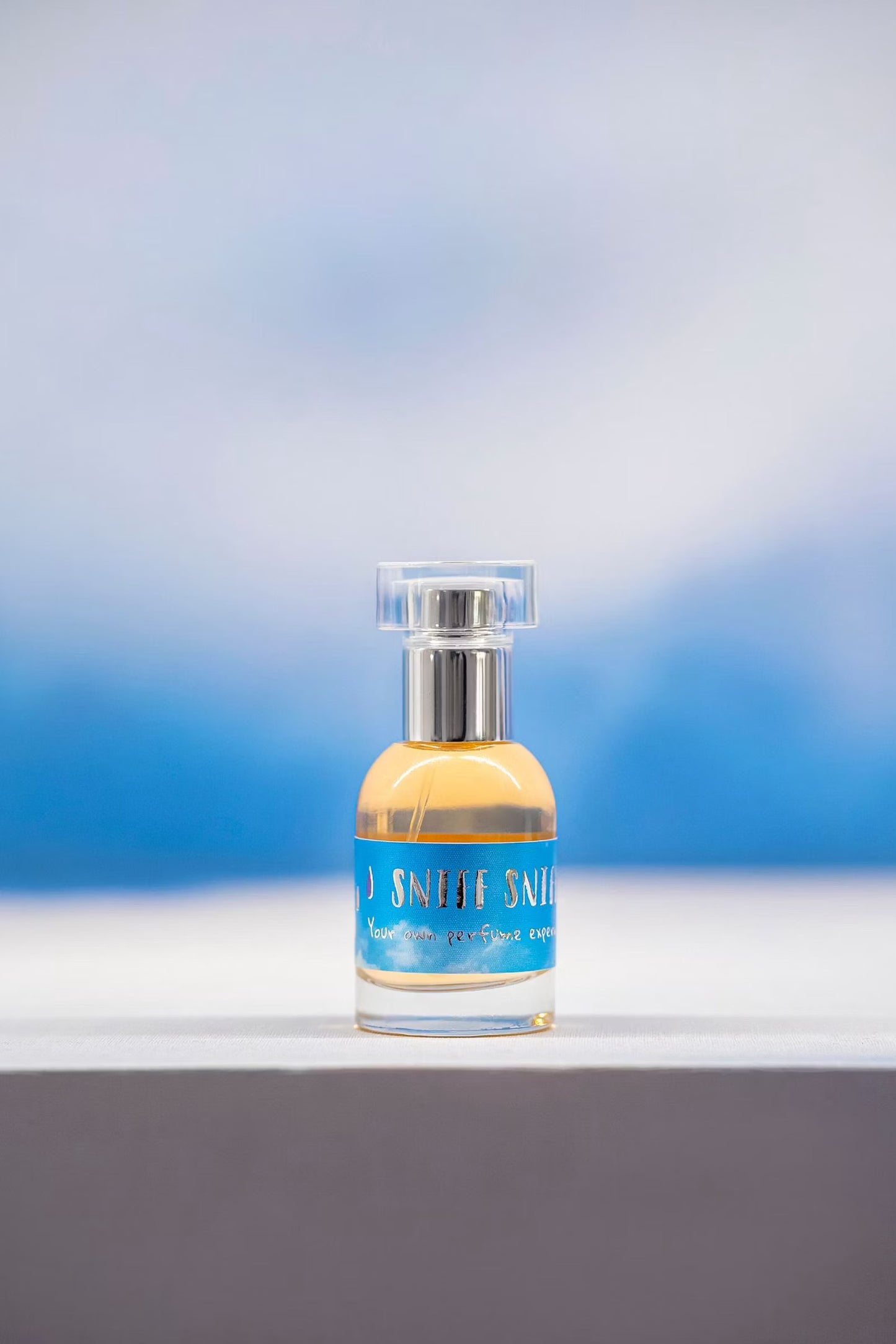 Create your own personalized perfume with a Perfume Artist!