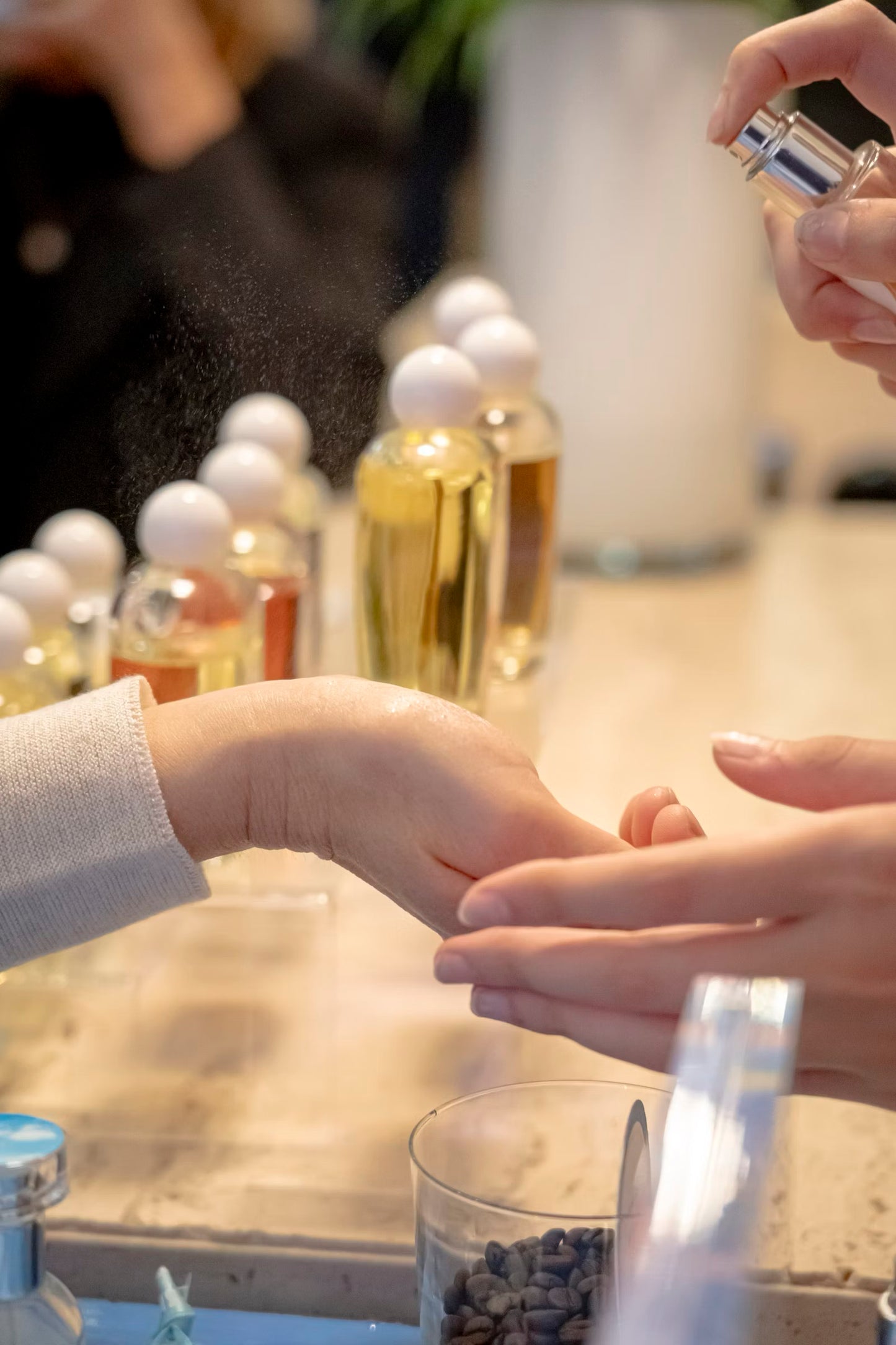 Create your own personalized perfume with a Perfume Artist!