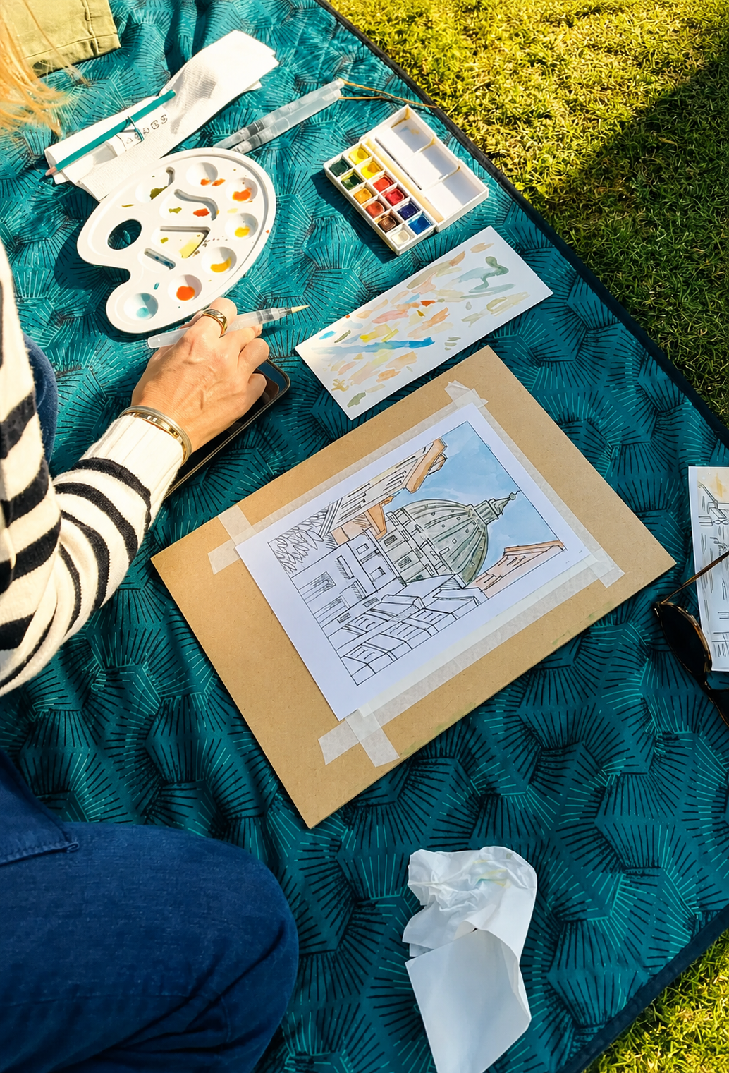 Paint Rome with an artist among urban views and iconic places and visit Castel Sant'Angelo or Villa Farnesina