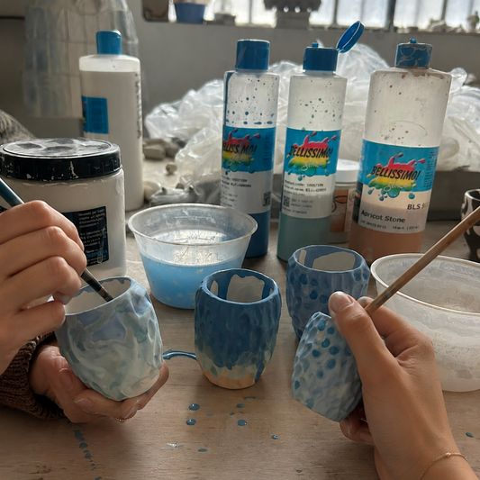 Decora la ceramica con colori, texture e incisioni in un laboratorio a Milano
