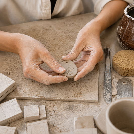 Crea un portachiavi in ceramica con dei professionisti a Milano
