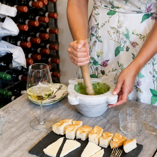 Prepara il vero pesto ligure con degustazione nel cuore di Vernazza