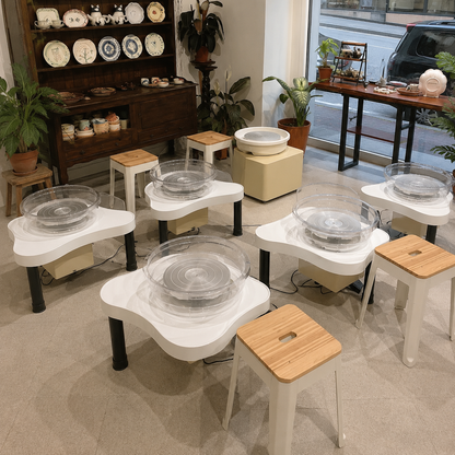 Learn the coiling technique in an elegant ceramic studio in Milan