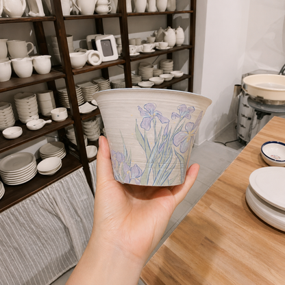 Learn the coiling technique in an elegant ceramic studio in Milan