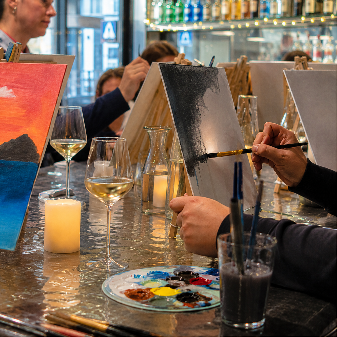 Dipingi il tuo quadro in centro a Milano con aperitivo o tè