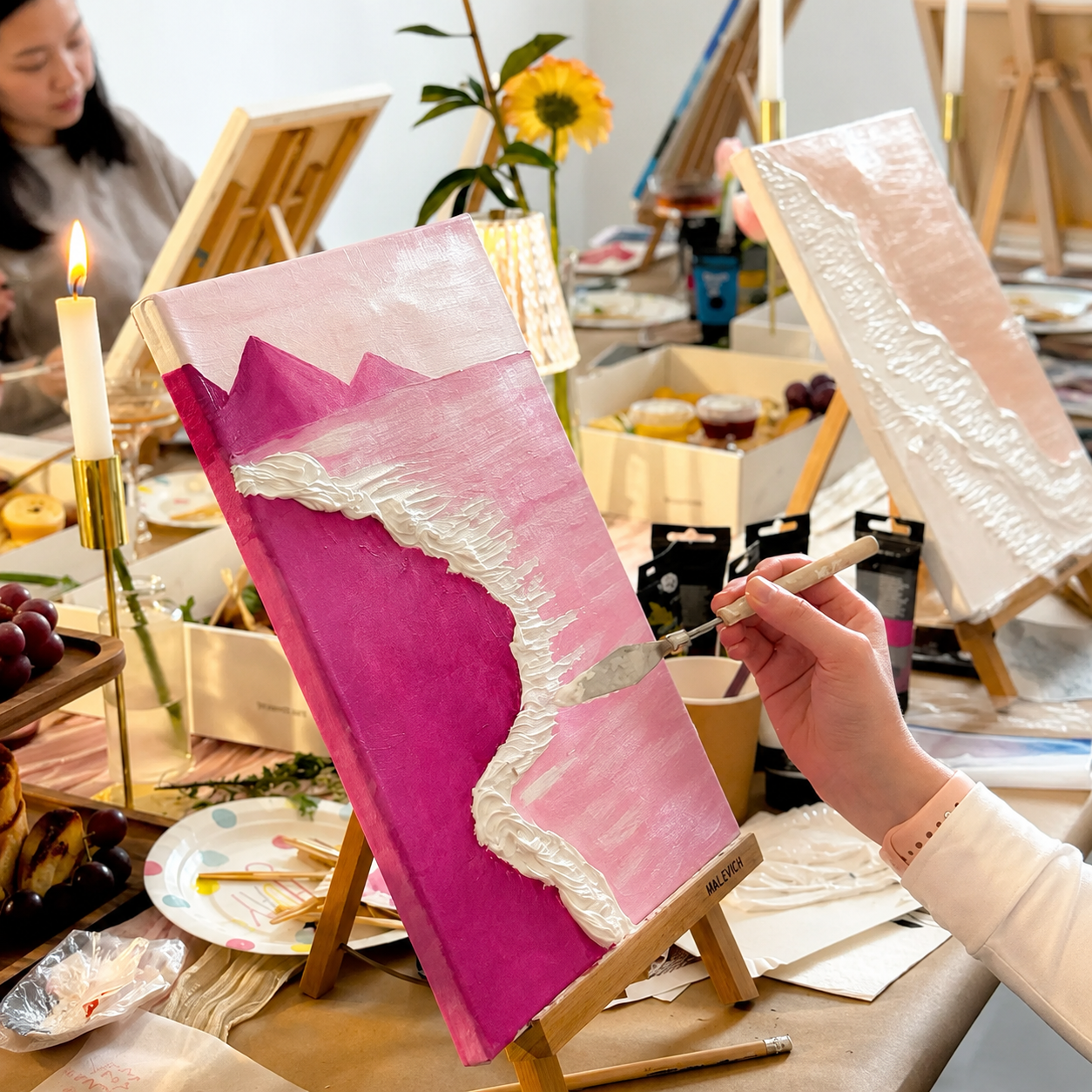 Paint watercolor flowers in an art studio in Rome