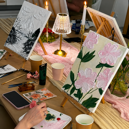 Paint watercolor flowers in an art studio in Rome