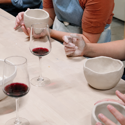 Crea la tua ceramica al tornio con aperitivo in un laboratorio artistico a Firenze