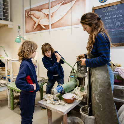 Crea la tua ceramica al tornio con aperitivo in un laboratorio artistico a Firenze