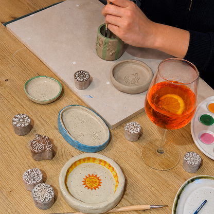 Crea il tuo set da tavola in ceramica e brinda in un atelier a Venezia