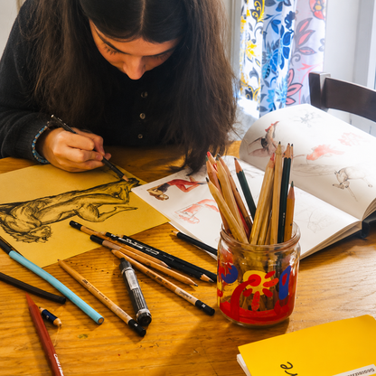 Paint watercolor flowers in an art studio in Rome