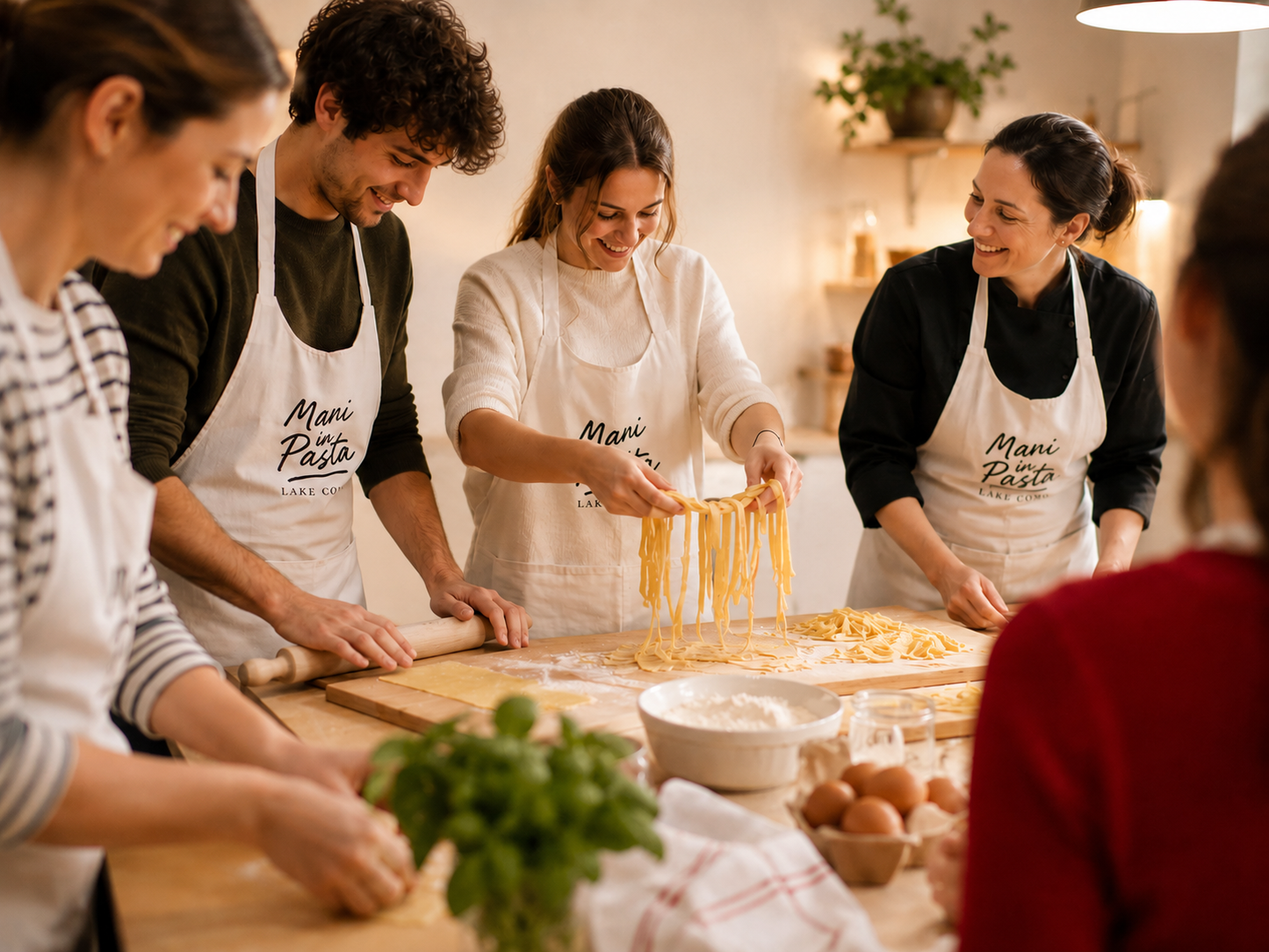Discover the art of fresh pasta or risotto in a cooking class in Como