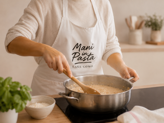 Discover the art of fresh pasta or risotto in a cooking class in Como