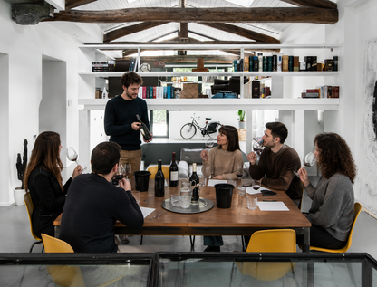 Discover the richness of Italian terroirs through a tasting of three wines in Como