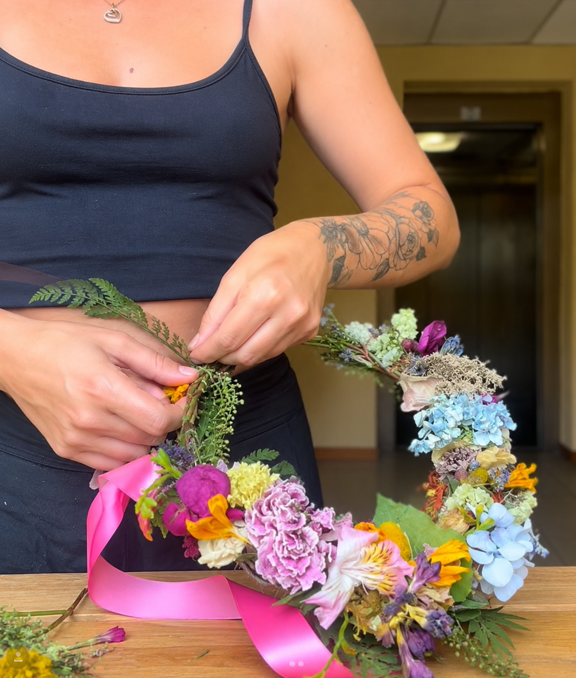 Intreccia la tua ghirlanda floreale attraverso un workshop botanico a Milano