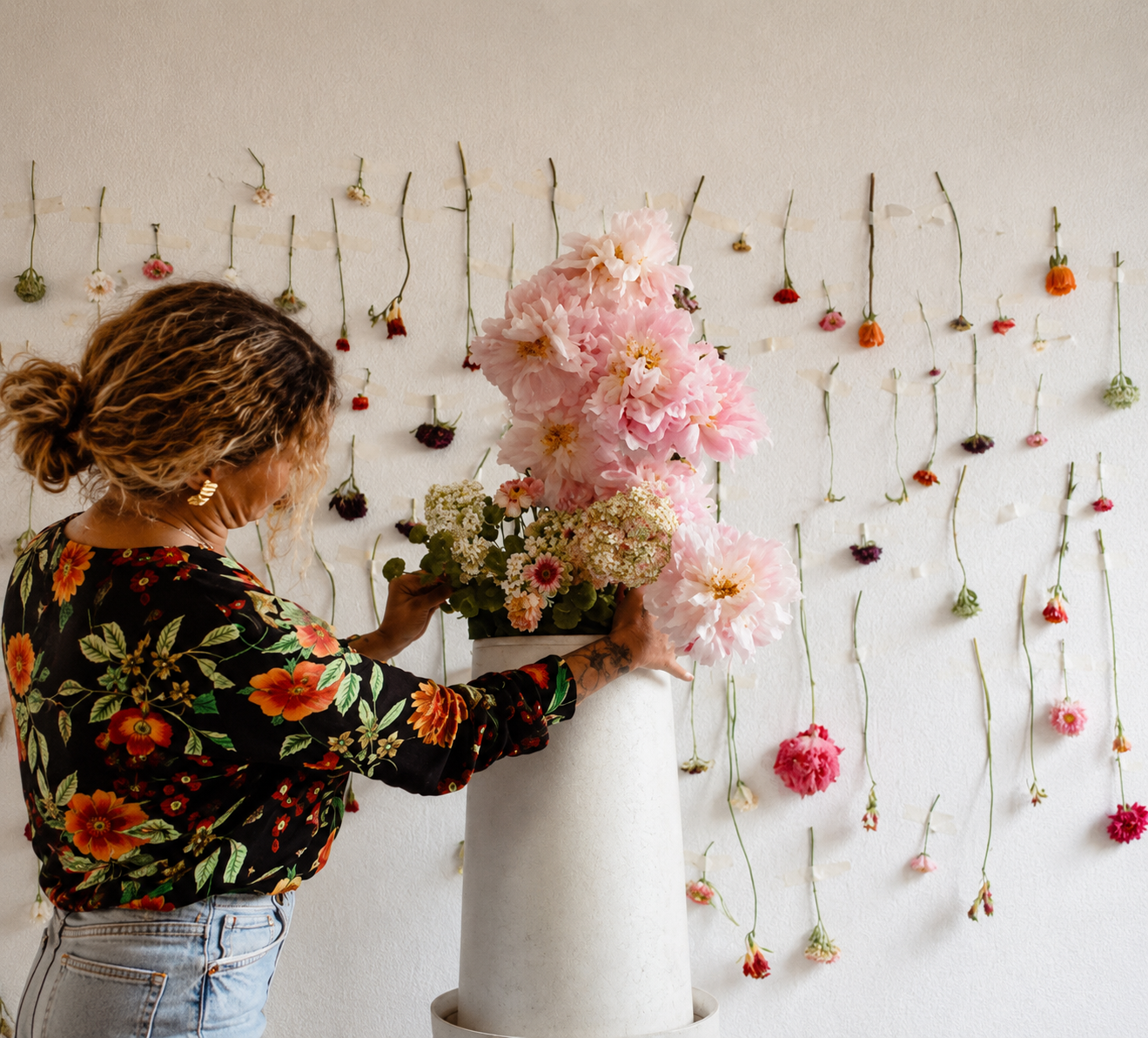 Scopri il floral design attraverso un workshop di composizione floreale a Milano