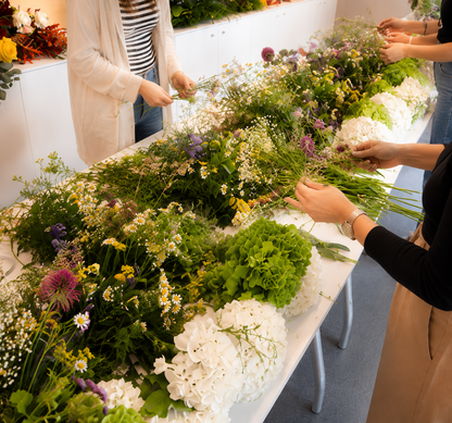 Scopri il floral design attraverso un workshop di composizione floreale a Milano