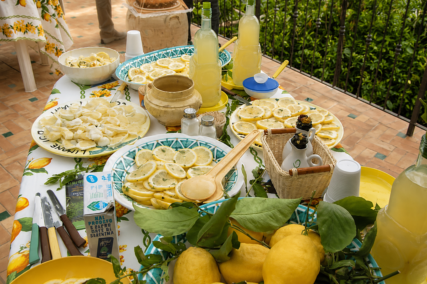 Esplora i limoneti di Amalfi con una cooking class campana