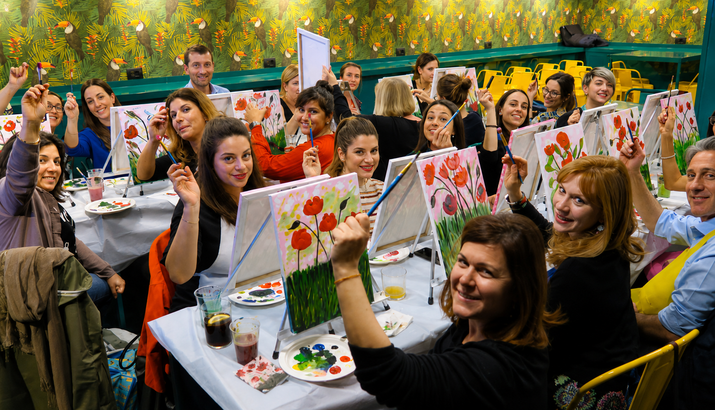 Paint watercolor flowers in an art studio in Rome
