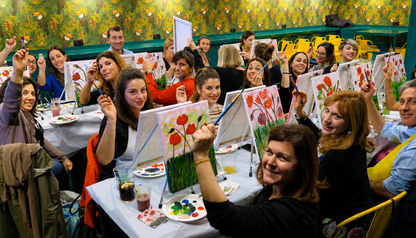 Paint watercolor flowers in an art studio in Rome