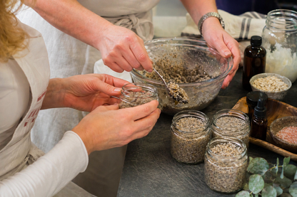 Cucina e crea cosmetici naturali in un’esperienza tra food e beauty a Milano