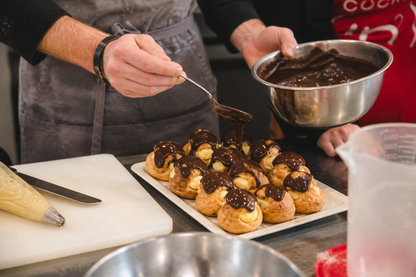 Vivi due icone della cucina italiana, pizza e gelato, in una cooking class a Milano