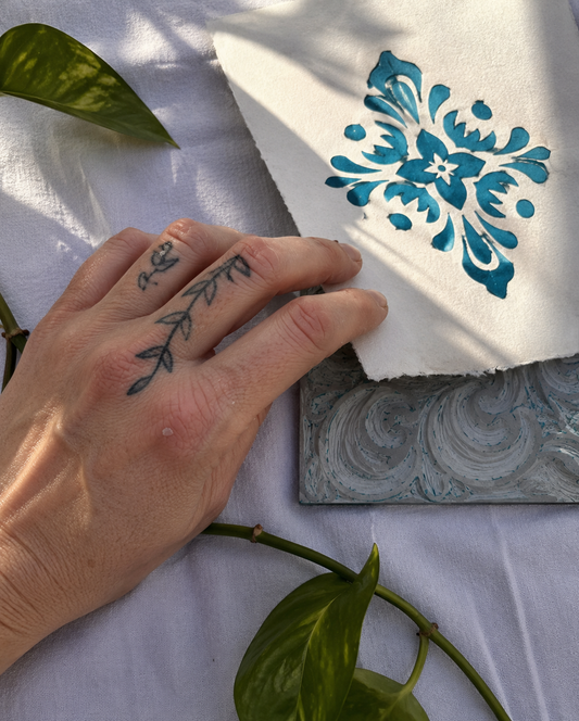 From mark to print: create your graphics and produce them by hand on paper