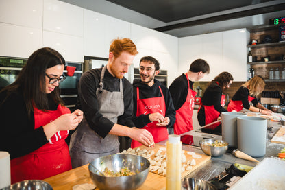 Prepara i piatti iconici della cucina Milanese con ingredienti selezionati in una social cooking class