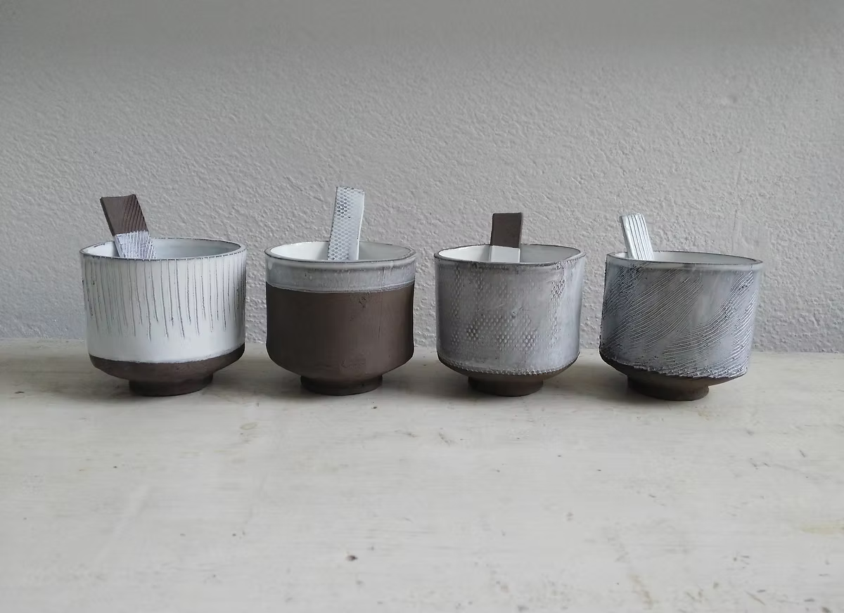 Learn the coiling technique in an elegant ceramic studio in Milan