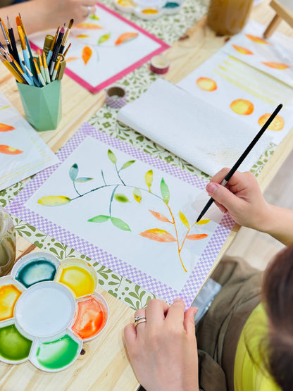 Paint watercolor flowers in an art studio in Rome