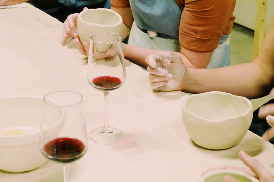 Shape your ceramics and enjoy the aperitif