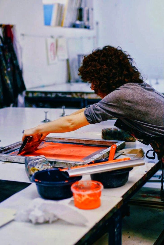 Stampa la tua grafica attraverso la tecnica della serigrafia