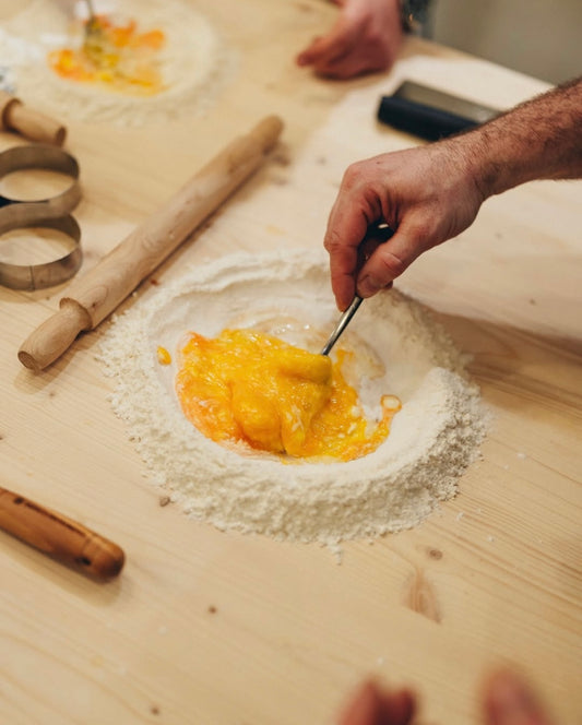 Impara a fare la pasta fresca con chef formati in ristoranti stellati a Firenze