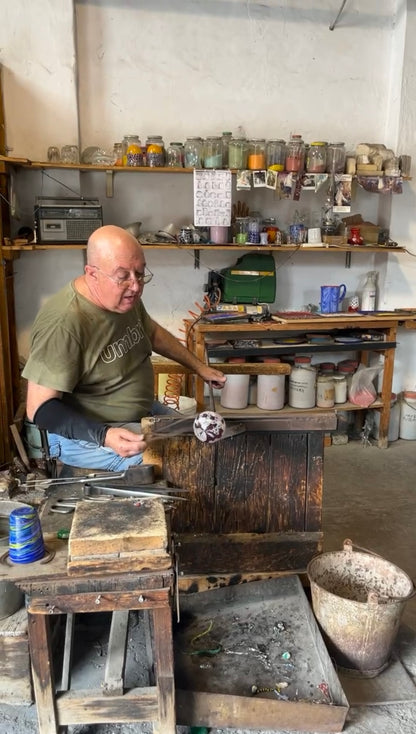 Discover glass that comes to life: visit a historic glass factory