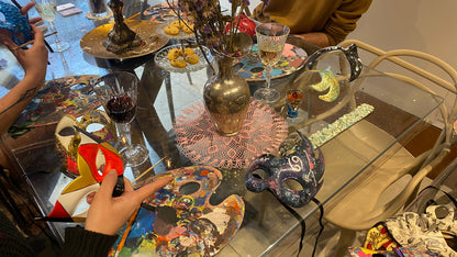 Decorate a mask with a creative aperitif in Venice