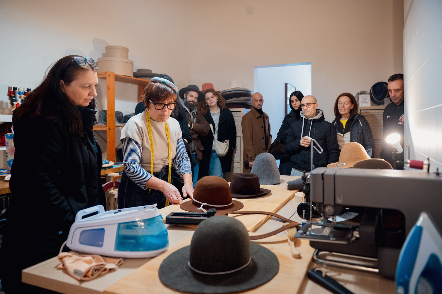 Crea il tuo cappello con un'esperienza artigianale a Milano