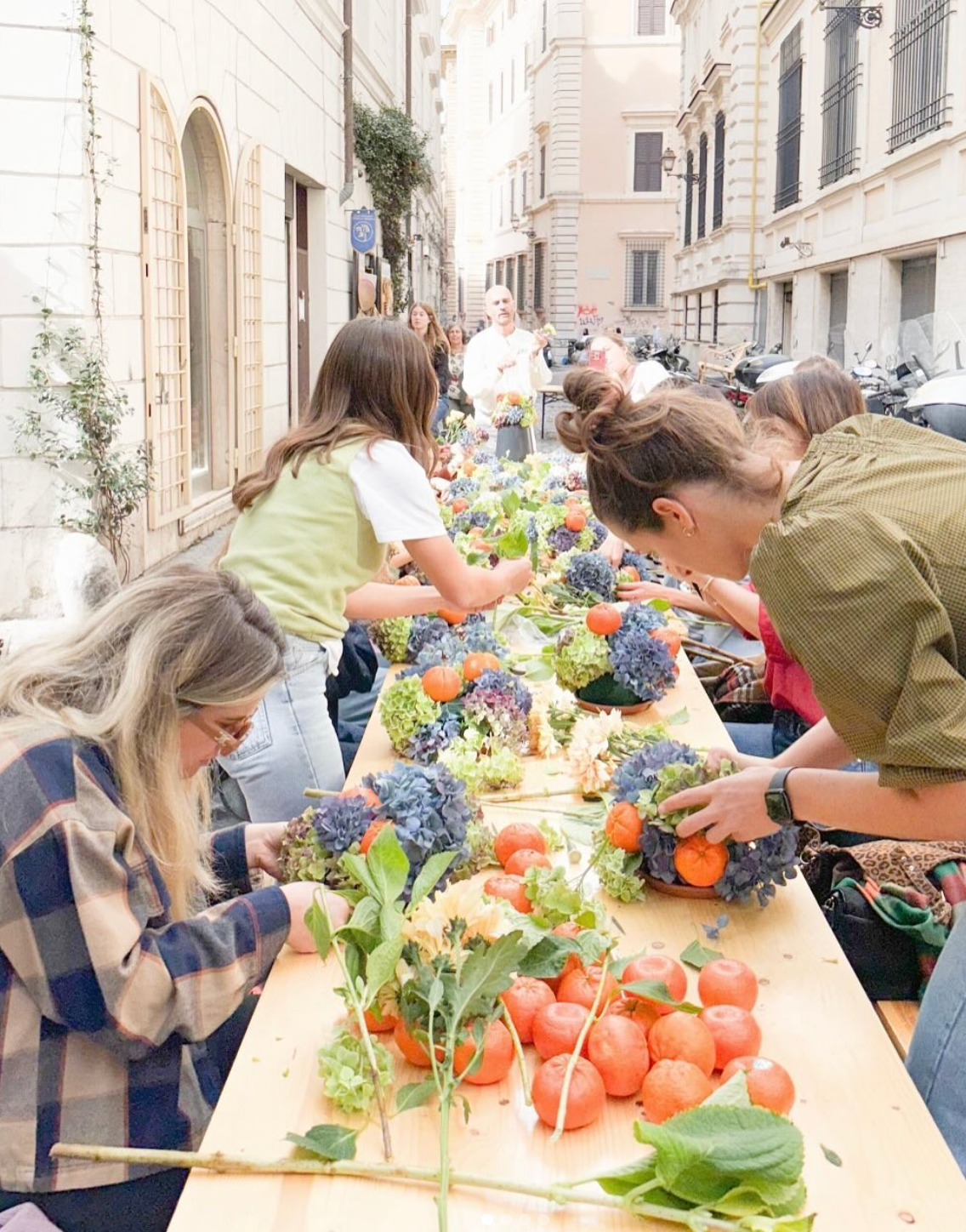 Crea un bouquet con fiori freschi guidato da un florist d’eccezione