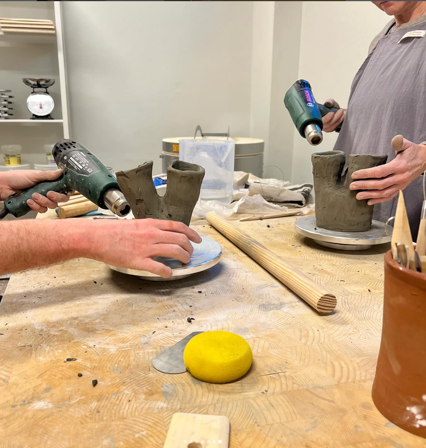 Paint and personalize your ceramics in Milan with aperitivo