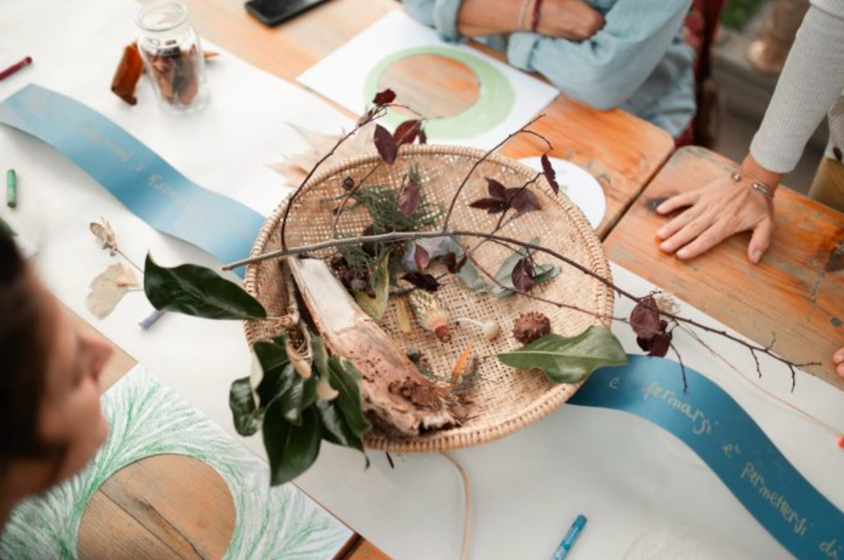 Scopri il paesaggio interiore attraverso arte botanica e pratiche sensoriali a Firenze